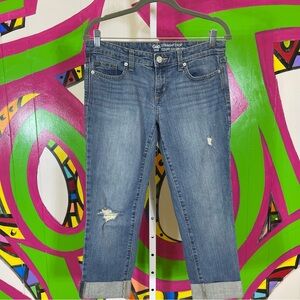 GAP, Straight Leg Distressed Crops, Size 4. In excellent condition!
